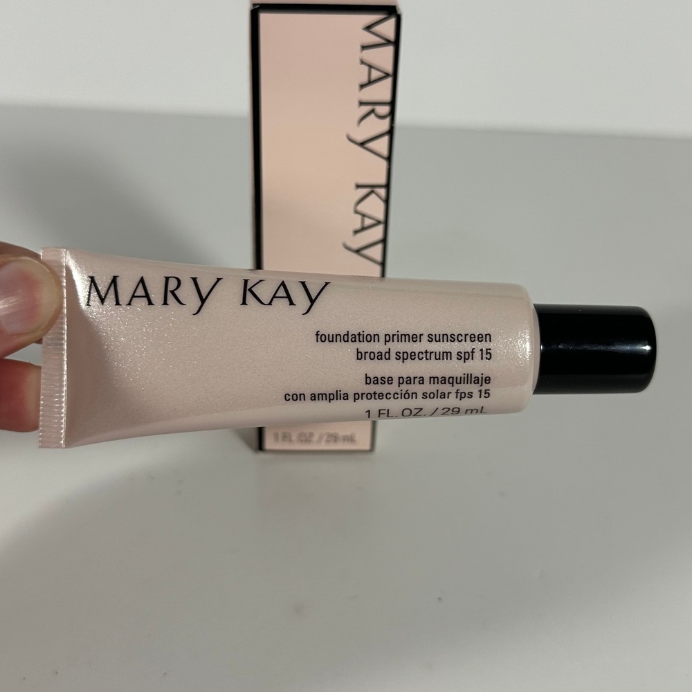 Mary Kay Foundation Primer Sunscreen Broad Spectrum SPF 15 1 fl oz New in Box